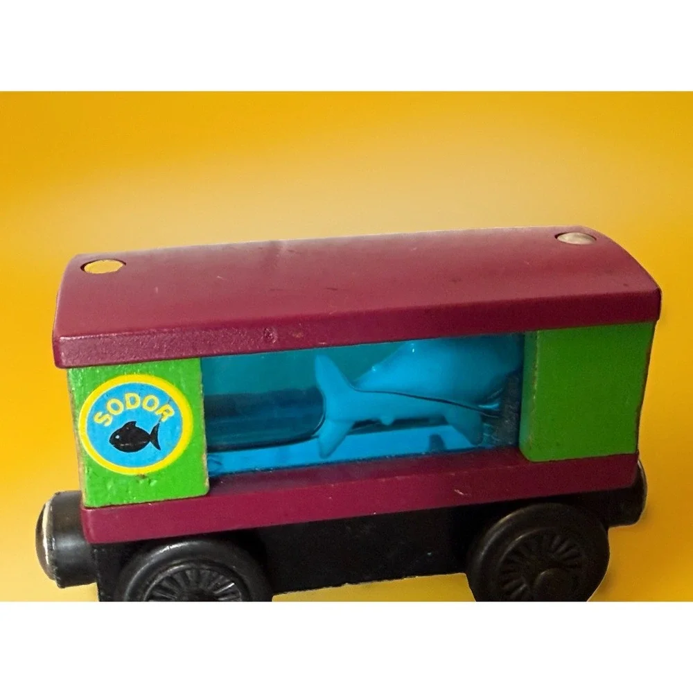 VTG Lot 3 Thomas Wooden Train Aquarium 2 Shark & 1 Octopus Car 2002 Tankers